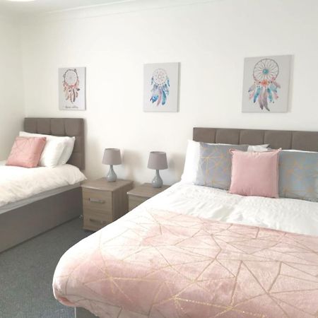 Parking, Smart Tv'S In All Rooms, Central Location Swansea Luaran gambar