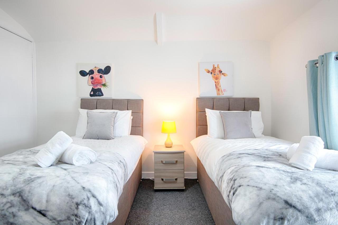 Parking, Smart Tv'S In All Rooms, Central Location Swansea Luaran gambar