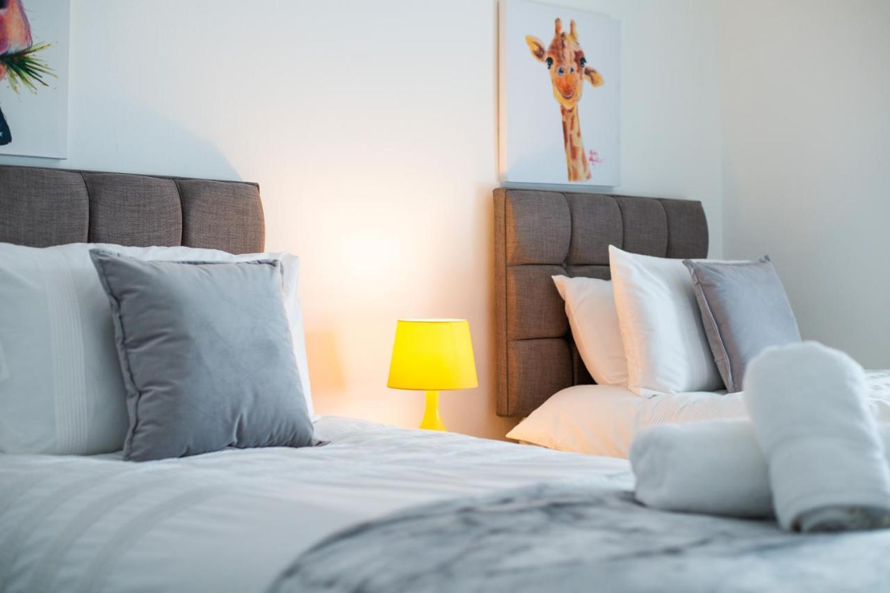 Parking, Smart Tv'S In All Rooms, Central Location Swansea Luaran gambar